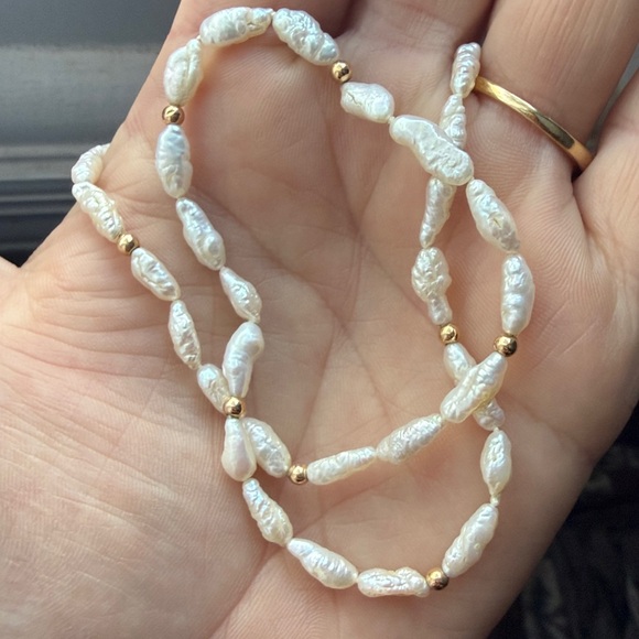 Fresh Water Pearl Necklace and Bracelet Set in 14k gold - Picture 2 of 5